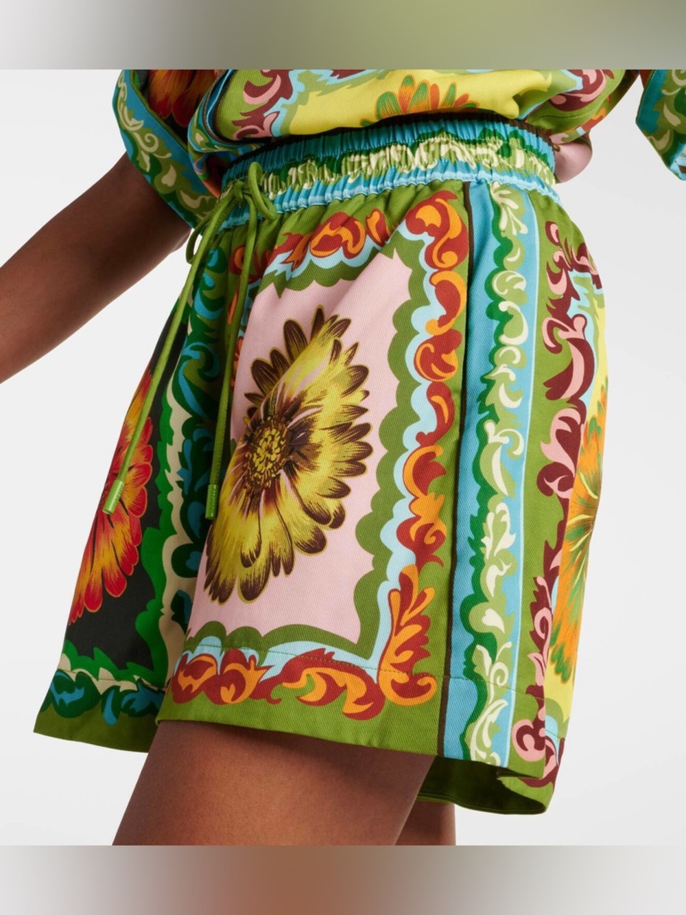 ALEMAIS Disco Daisy Printed Tencel Shorts, Size 6 - Picture 5 of 13